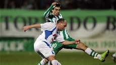 Bohemians 1905 - HFK Olomouc: hostující Ivo Loák (vlevo) vs. Jan Morávek