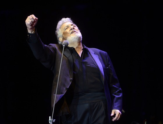 Plácido Domingo při koncertě v Praze (22. 12. 2012)
