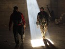 Bojovníci Syrské osvbozenecké armády v Aleppu (25. prosince 2012)