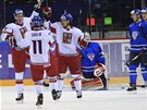 ESKÁ RADOST. Mladí hokejisté eské republiky se radují z gólu Finsku v utkání