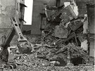Historický snímek z bourání pvodní zástavby pi stavb olomouckého obchodního
