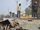 Trosky tanku ve mst Douma nedaleko Damaku (21. prosince 2012).