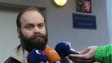 Roman Smetana opou�tí v�znici v  Rapoticích na T�ebí�sku .