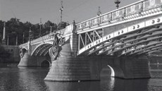 echv most (z knihy Praha moderní)