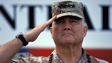 Generál Norman Schwarzkopf v roce 1991 osvobodil Kuvajt, který obsadil Irák.