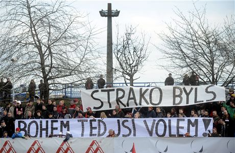 Frantiek Straka zail protesty i na silvestrovské derby.