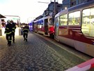 Pi nehod se zranili dva cestující a idi jedné z tramvají.