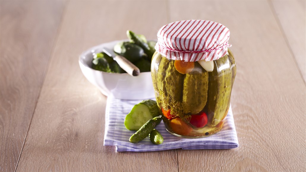 Pikantní nakládané okurky neboli kva�áky krok za krokem