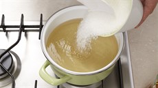 Pikantní nakládané okurky neboli kva�áky krok za krokem