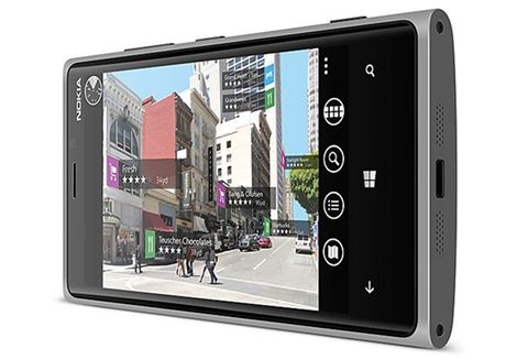 Lumia 920 dostane v USA u operátora Verizon vylepenou sestru s hliníkovým tlem