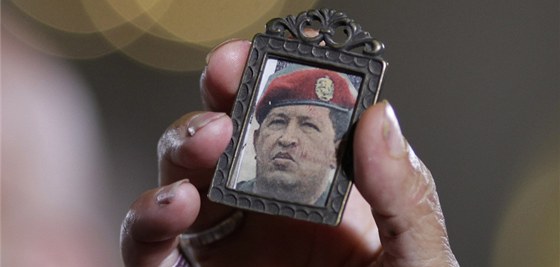 Píznivci venezuelského prezidenta Huga Cháveze se modlí za jeho zdraví. (1.