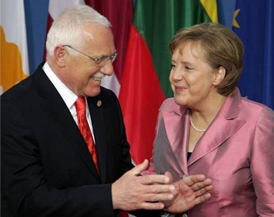 Václav Klaus a Angela Merkelová na oslavách 50. výročí založení předchůdkyně...