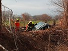 Na Vykovsku havarovalo na Nový rok auto, po nehod skonilo v kolejiti.