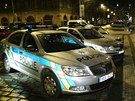 Policie v praském Karlín objevila zápalné lahve pod sluebními vozy .