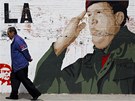Pohled na ze v Caracasu, kde je zobrazen veneuzelský prezident Hugo Chávez