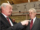 Pemysl Sobotka, Milo Zeman a Jií Dienstbier hovoí ped debatou