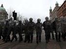 Policejní tkoodnci pi víkendových protestech v Belfastu (7. ledna 2013)