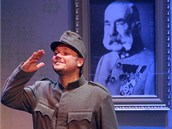 V hlavní roli �vejka alternují Martin Sobotka s Daliborem Gondíkem.