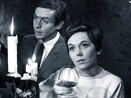 Jiřina Jirásková v hořké komedii Václava Gajera Jak se zbavit Helenky (1967)