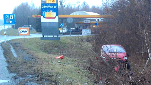 Hromadn nehoda na zledovatl silnici mezi Ostravou a Frdkem-Mstkem. (2. ledna 2013)