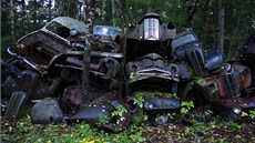 Vrakovi�t� Bastnäs na �védsko-norské hranici bylo d�íve autobazarem. Norové
