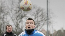 Stanislav Tecl na prvním tréninku v Plzni pod dohledem trenéra Pavla Vrby.