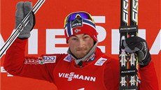 Petter Northug je spokojený, proto�e dr�í pr�b�né vedení v Tour de Ski. 