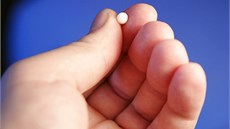 Homeopatická pilulka (ilustraní snímek)