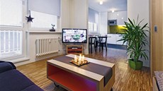 Pr�myslová mozaika byla pou�ita v celém byt�, opticky se tak prostor zv�t�il i