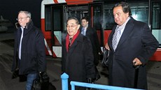 �éf Googlu Eric Schmidt (vlevo) p�icestoval do Pchjongjangu spolu s bývalým