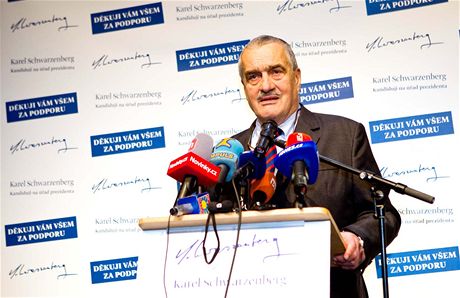 Karel Schwarzenberg dostane od své strany TOP 09 peníze na volební kampa. Ministr financí Miroslav Kalousek pi jednání pedsednictva navrhl, aby to byly 3 miliony korun.
