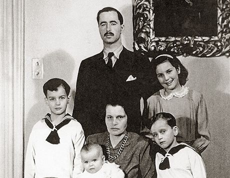 Karel VI. Schwarzenberg s manelkou Antonií a svými dtmi (prezidentský...