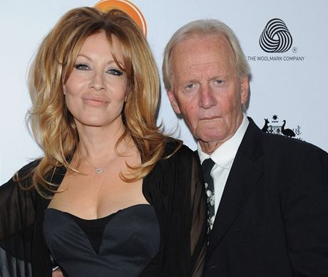 Paul Hogan a Linda Kozlowski jsou spolu 27 let, z toho 23 jsou manelé.