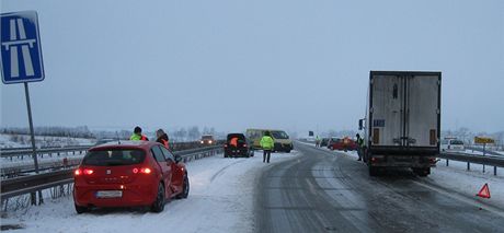 Hromadná nehoda na 296. kilometru dálnice D1 u Lipníku nad Bevou.