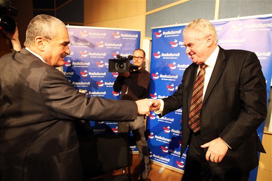 Milo Zeman a Karel Schwarzenberg se utkali v prezidentské debat ve...