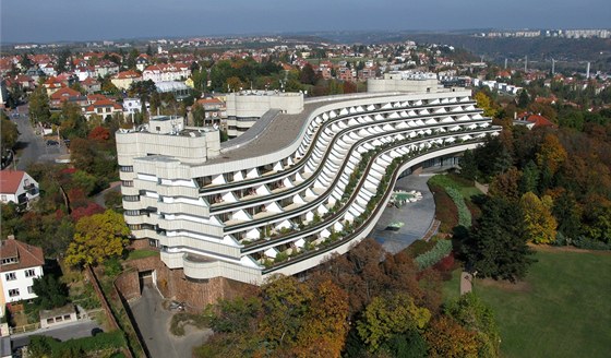 Hotel Praha na pražské Hanspaulce měl pro Prahu netypické rozměry.