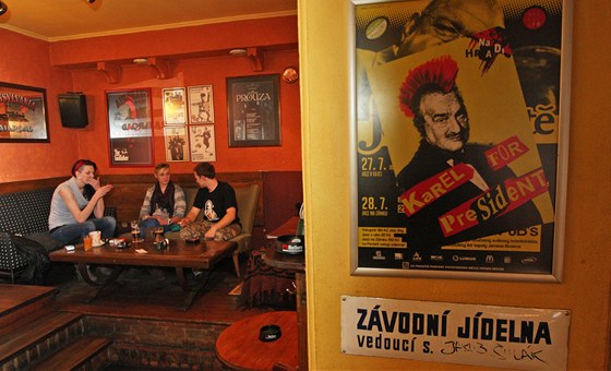 Píznivci Karla Schwarzenberga se scházejí i v klubu Pavla ve Frýdku-Místku.