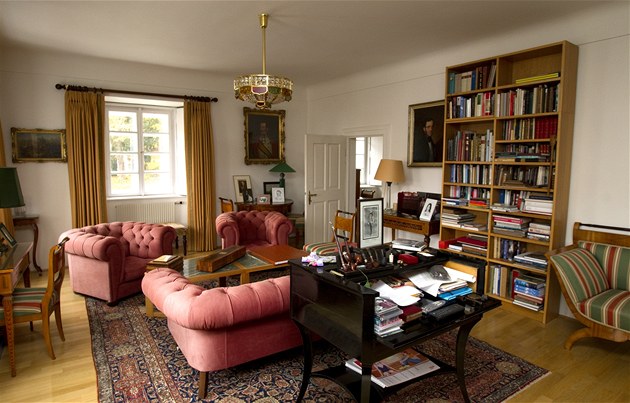 Zámek Dřevíč na Rakovnicku, kde žil kníže Schwarzenberg, našel nového majitele