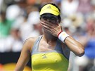 POLIBKY. Srbská tenistka Ana Ivanoviová posílá polibky do publika poté, co na