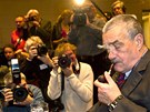 Karel Schwarzenberg ve svém volebním tábu v praském divadle Archa. (12. ledna