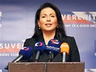 Jana Bobo�íková p�i tiskové konferenci po prvním kole prezidentských voleb.