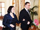 Petr a Radka Neasovi picházejí na tradiní novoroní obd s prezidentem...