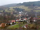 V Malenicích nad Volykou ije necelých sedm set stálých obyvatel.