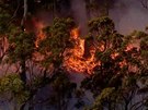 Australtí hasii pokraují v haení poár