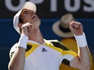 Britský tenista Andy Murray oslavuje vítzství na Australian Open, ve 3. kole