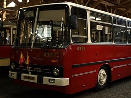 V roce 1987 ml Dopravn podnik v evidenci 310 autobus Ikarus. Dnes m jen