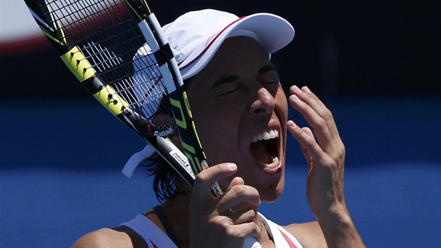 NE! Italka Francesca Schiavoneov se na sebe zlob v utkn proti Kvitov na Australian Open.