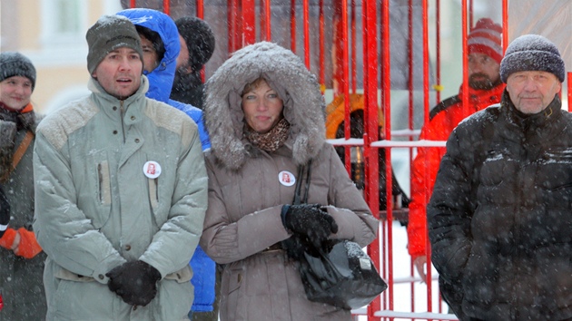 Dal protest proti komunistm ve veden kraje na eskobudjovickm nmst zkomplikoval snh. (17. ledna 2013)