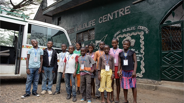 Prvn dti ze Somalomo dorazily po dvou dnech cesty do zchrann stanice goril v Limbe. 