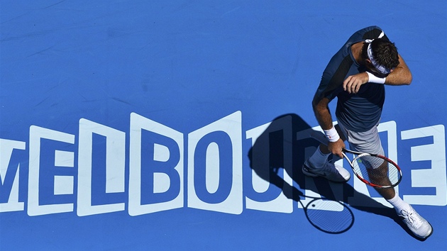 JE KONEC Argentinský tenista Juan Martin Del Potro koní na Australian Open u